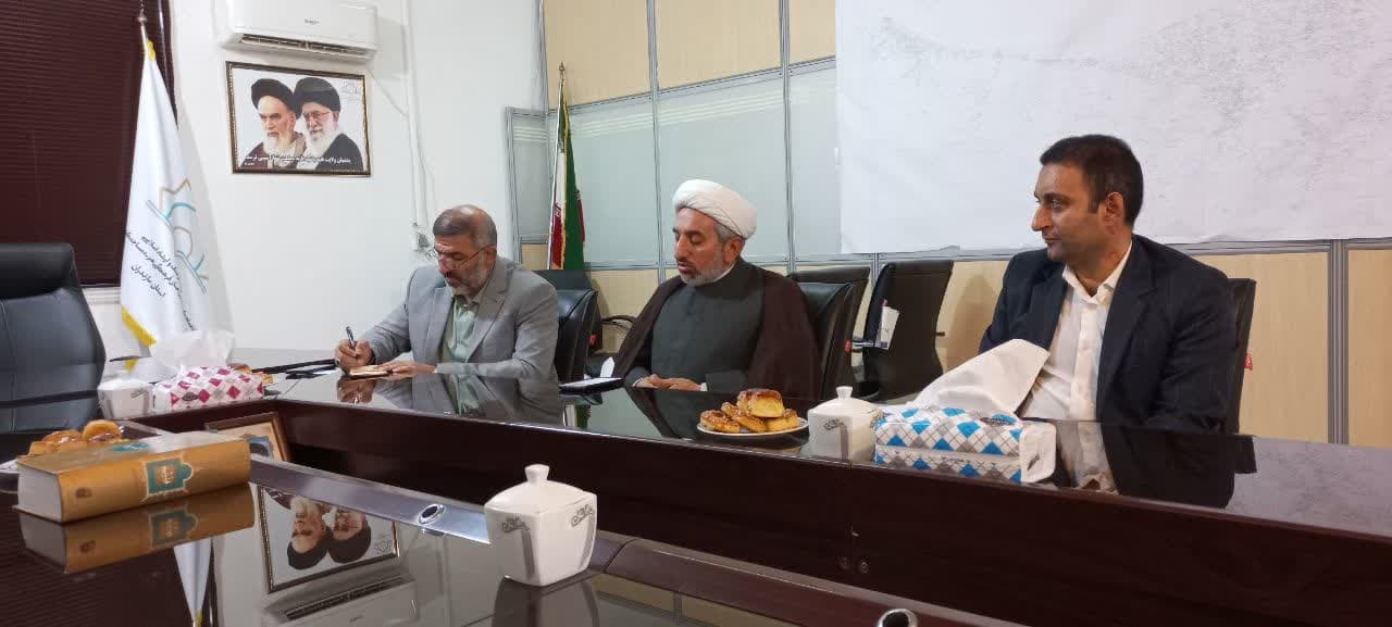 نشست صميمي فرماندار ساري با مدير و همکاران ستاد فهما مازندران