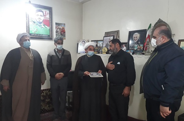 مدير و کارکنان ستاد فهما مازندران با خانواده شهيد «مجتبي برسنجي سرخکلايي» ديدار کردند