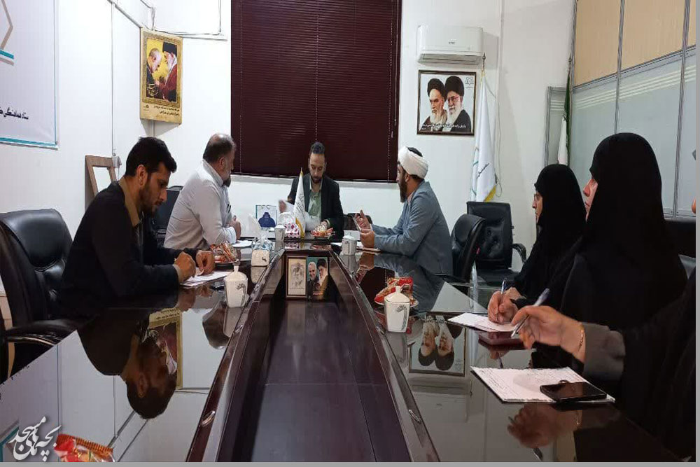 نشست مدير کل فرهنگ و ارشاد اسلامي استان مازندران با کارکنان کانون مساجد