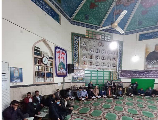 محفل انس با قرآن و تفسير توسط نماينده ولي فقيه در مازندران در کانون رسالت شهدا ساري 5