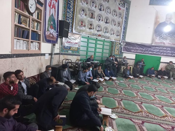 محفل انس با قرآن و تفسير توسط نماينده ولي فقيه در مازندران در کانون رسالت شهدا ساري 3