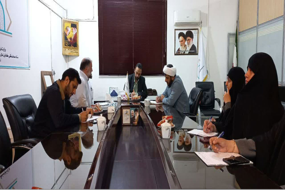نشست مدير کل فرهنگ و ارشاد اسلامي استان مازندران با کارکنان کانون مساجد