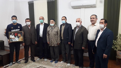 اعضاي کانون توفيق بهشهر با خانواده شهيدان فرهادي ديدار کردند