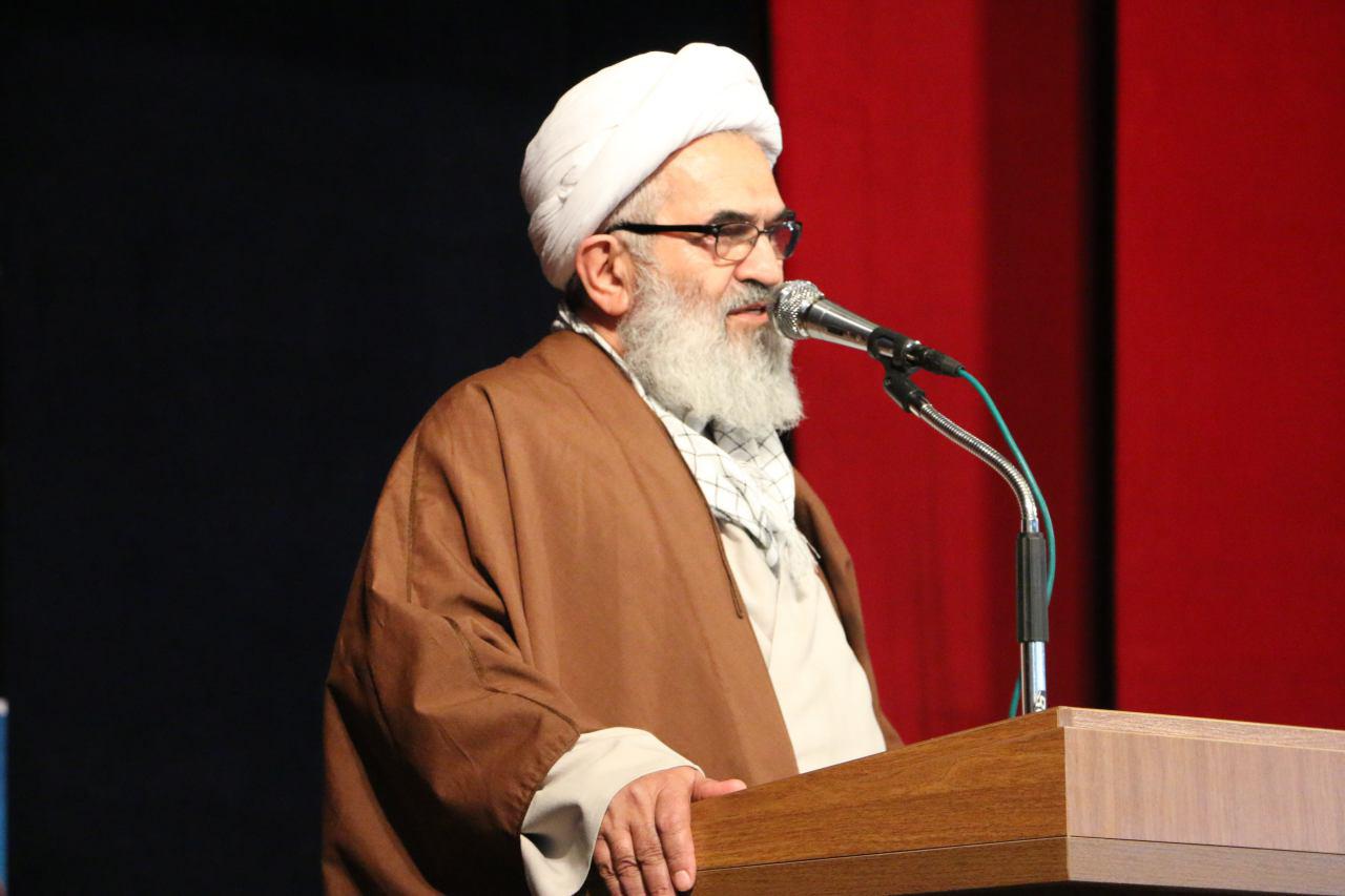ملت قرآني ايران الگوي ملتهاي ديگر باشند