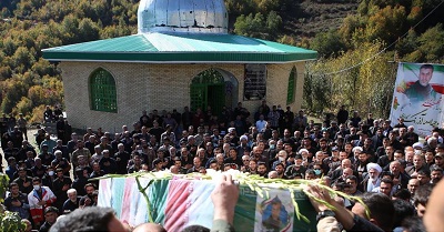 پيکر شهيد «وجيه الله آذرنگ کارمزدي» در گلزار شهدا کارمزد سوادکوه به خاک سپرده شد
