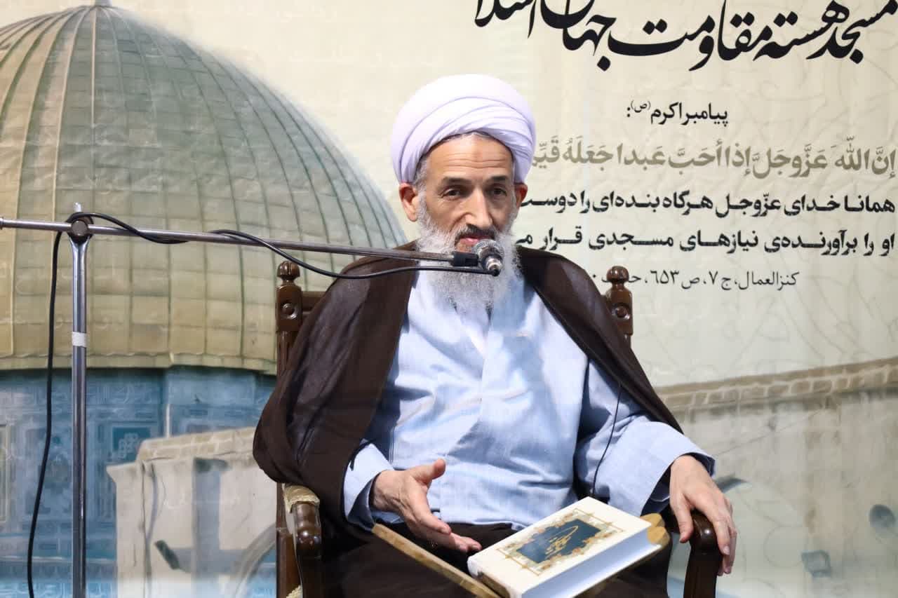 نقش ائمه جماعات در مساجد مي تواند تاثيرفراواني در مسجد و جامعه داشته باشد